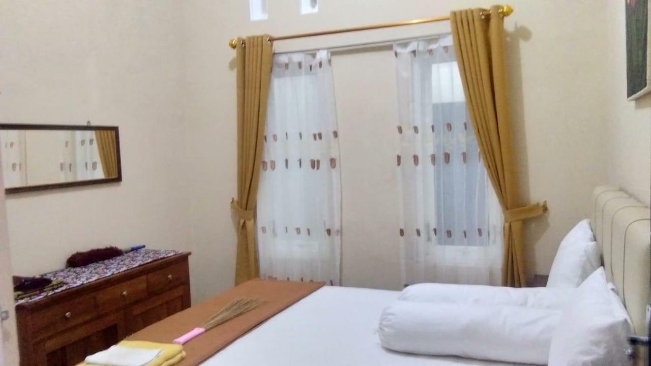 Homestay Wahyudi 1 Syariah Tlekung Room photo