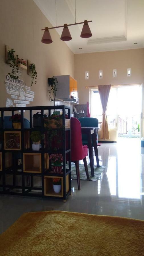 Homestay Wahyudi 1 Syariah Tlekung Exterior photo